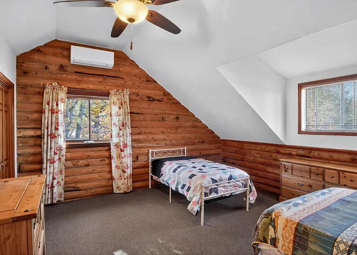 Holiday home Minnie Mine Retreat